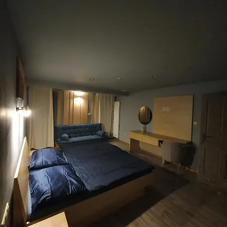 Snowhouse Rodinne S Balkonom 100m2