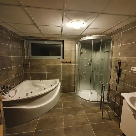 Snowhouse Rodinne S Balkonom 100m2 Apartment *