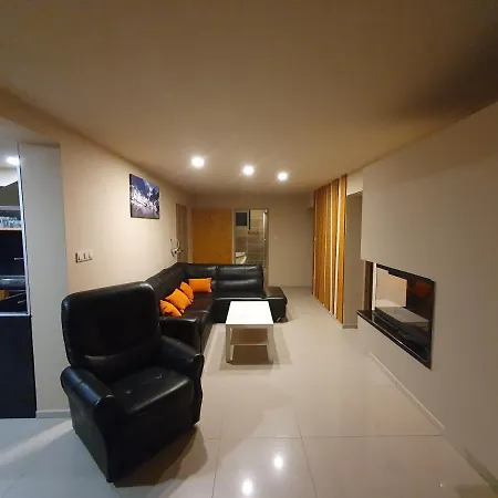 Apartment Snowhouse Rodinne S Balkonom 100m2