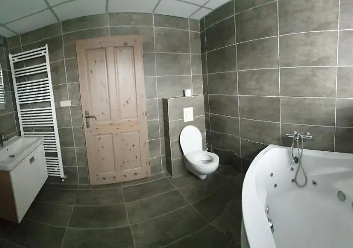 Apartmán Snowhouse Rodinne S Balkonom 100m2 *